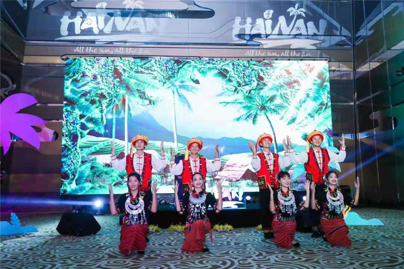 3、槟榔谷助力海南国际旅游岛（上海）音乐推介会 邀请游客做黎家人